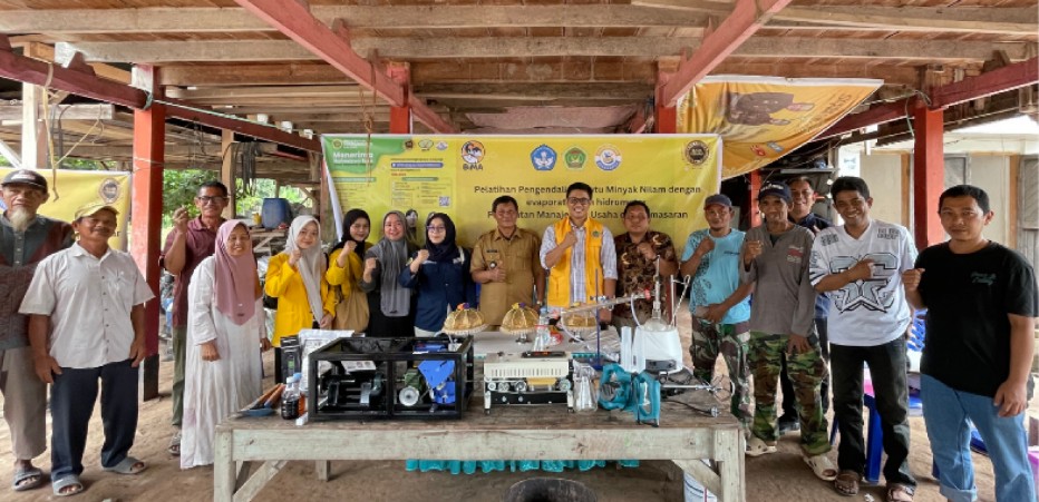 Foto Bersama Tim PKM dan Kelompok Tani